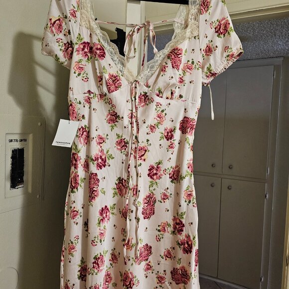 Dress - Picture 2 of 4